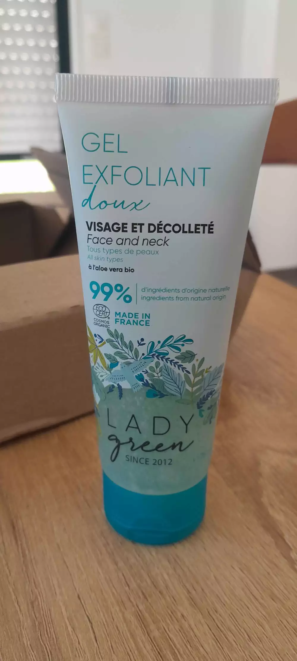 LADY GREEN - Gel exfoliant doux visage et décolleté