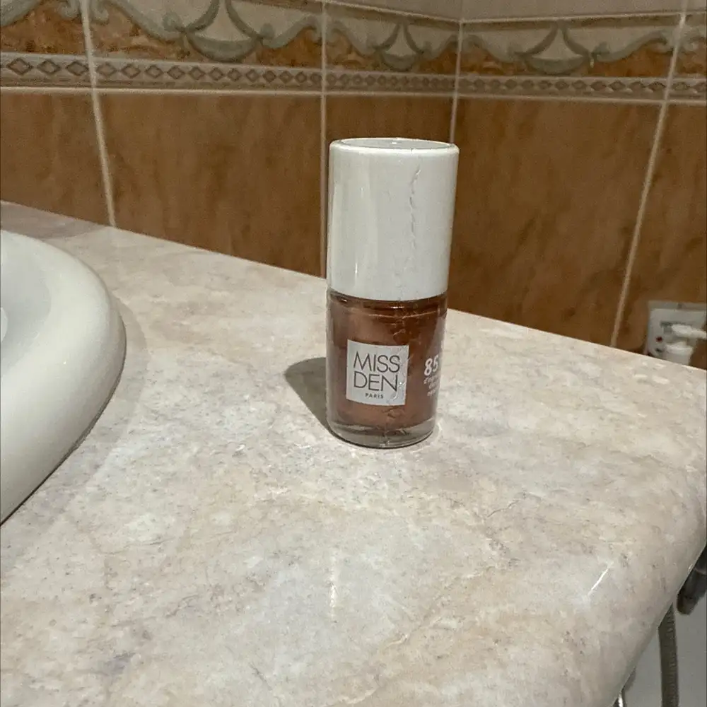 MISS DEN - Vernis à ongles teinte cuivre chic oriental