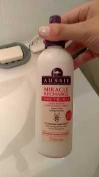 AUSSIE - Miracle recharge - Light weight conditioning spray take the heat