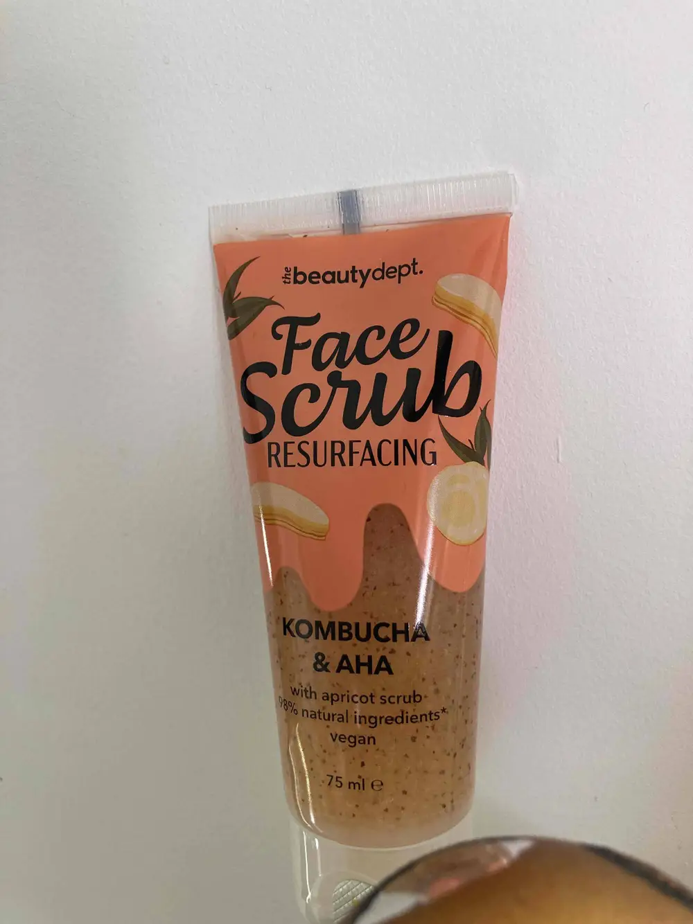 THE BEAUTY DEPT - Kombucha & AHA - Face scrub resurfacing