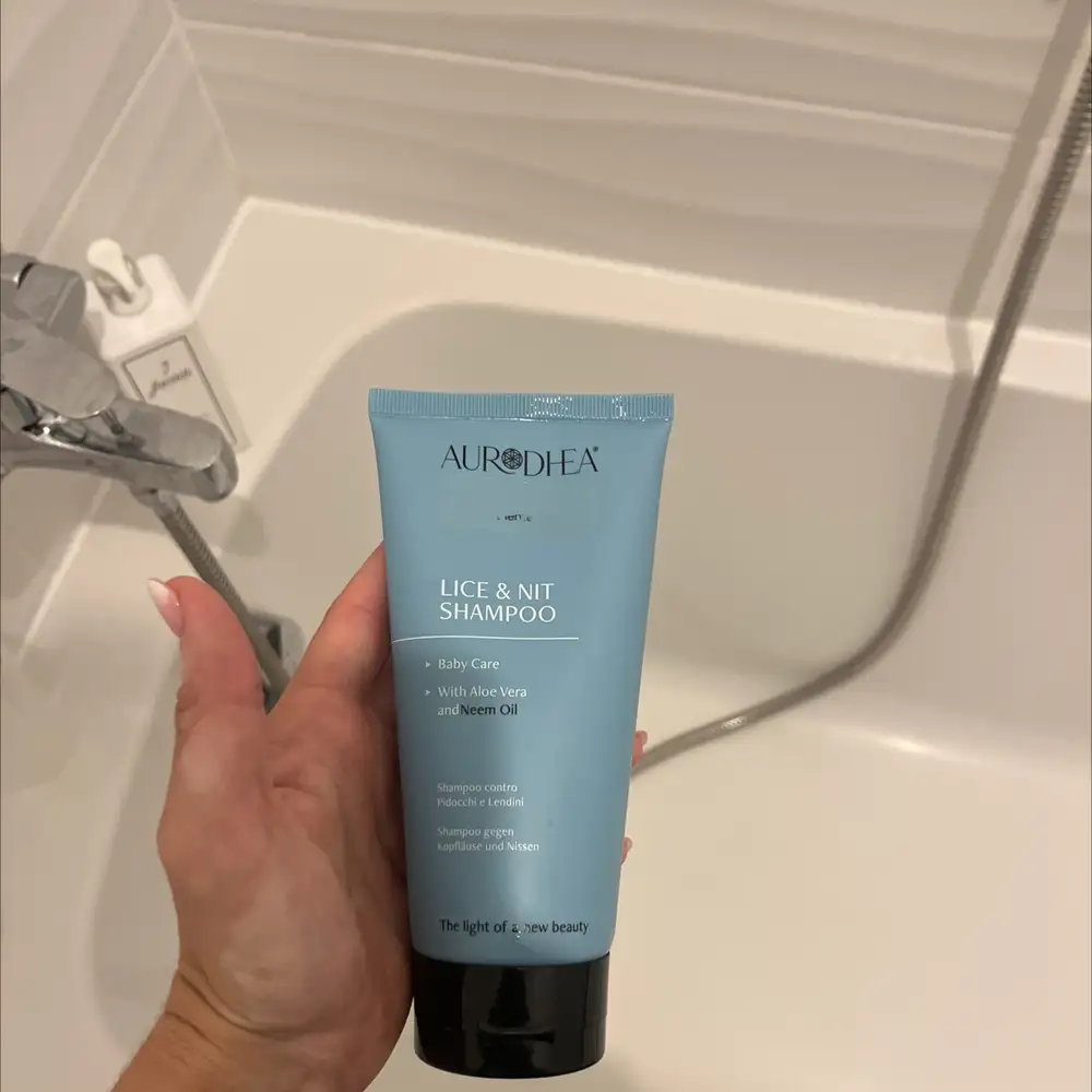 AURODHEA - Lice & nit shampoo