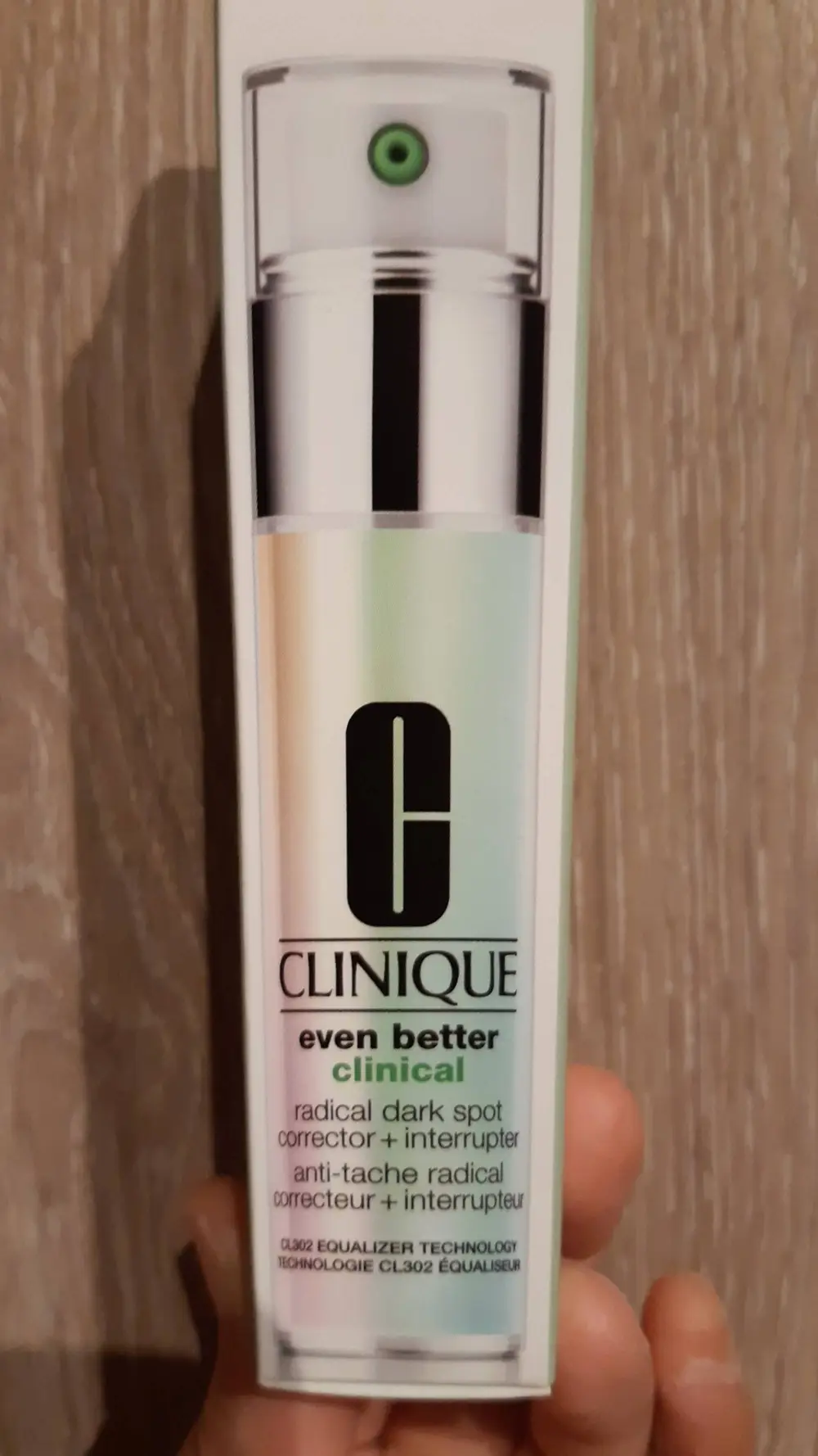 CLINIQUE - Anti-tache radical correcteur + interrupteur