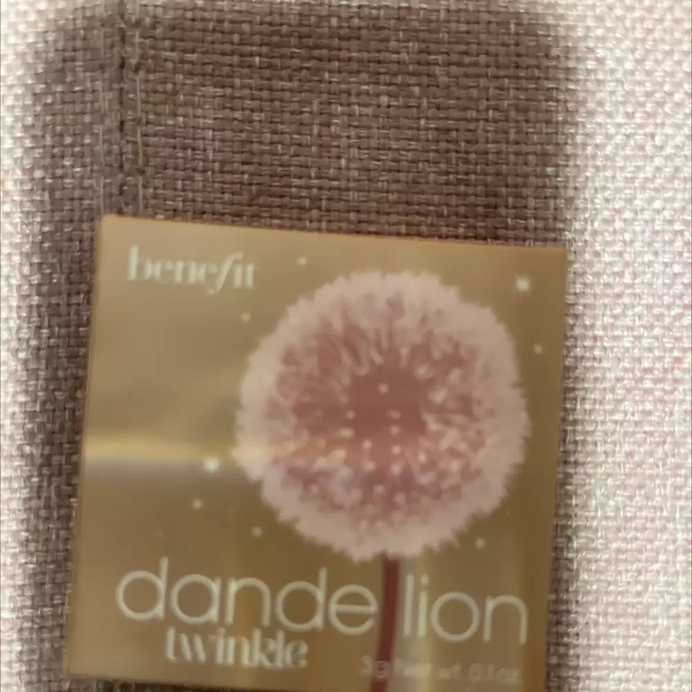 BENEFIT - Dande lion - Twinkle highlighter