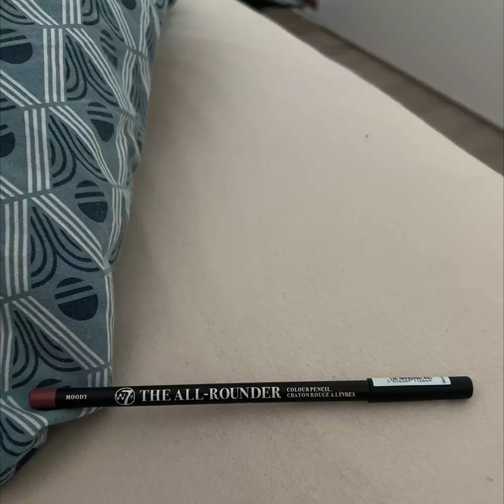 W7 - The all rounder - Crayon rouge à lèvres