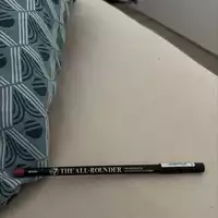 W7 - The all rounder - Crayon rouge à lèvres