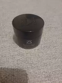 ZOUSZ - Black oud deluxe pomade