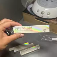 SHEGLAM - Repulpeur à lèvres scintillant pout-perfect