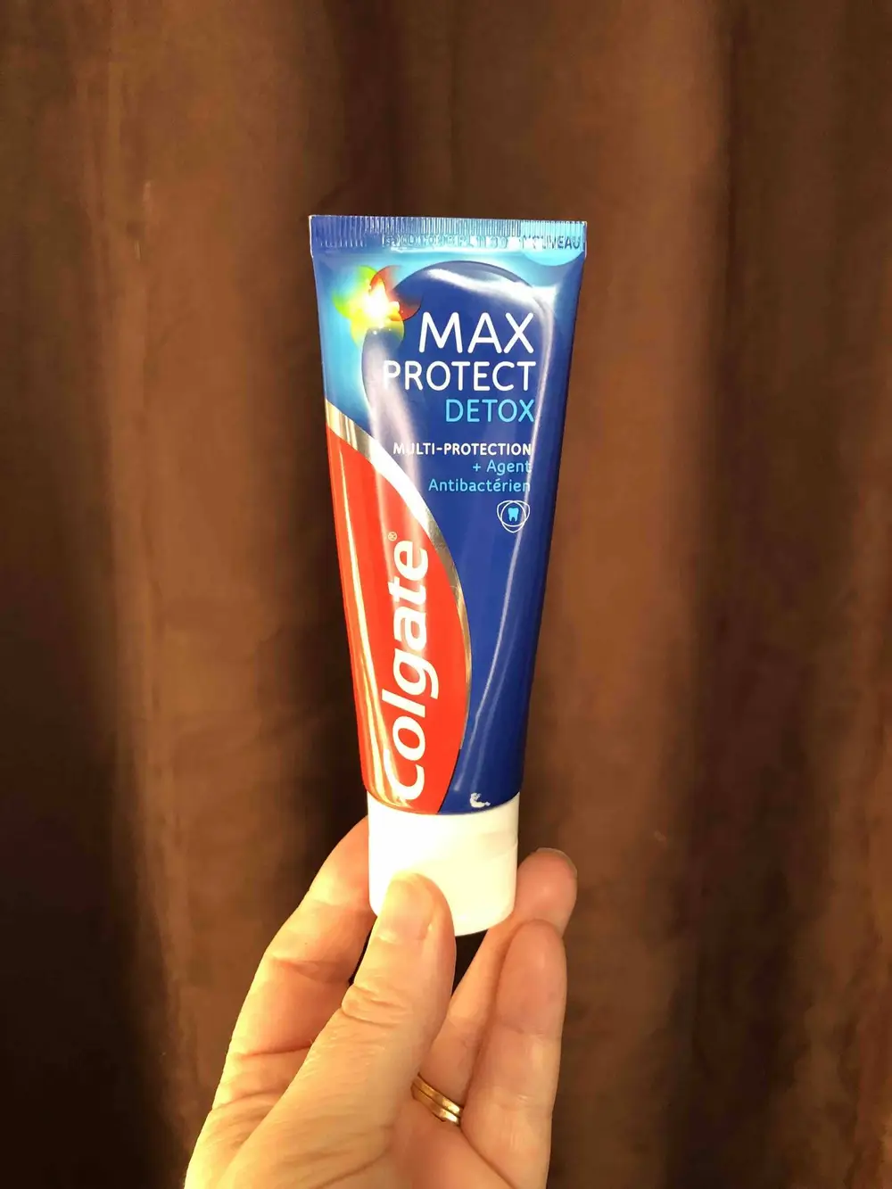 COLGATE - Max protect detox