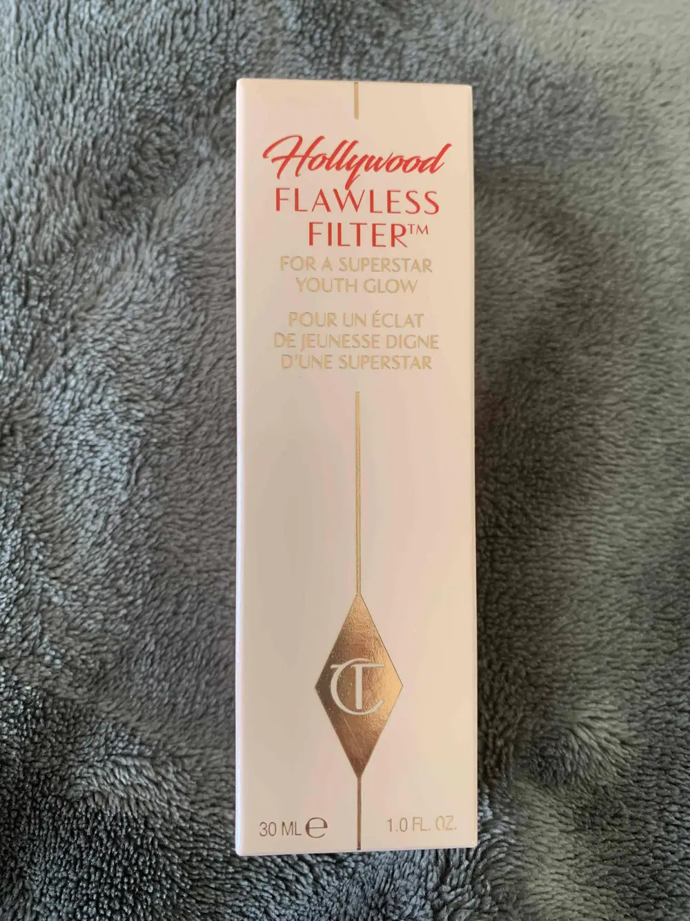 CHARLOTTE TILBURY - Hollywood Flawless filter - Pour un éclat de jeunesse digne d'une superstar