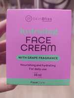 SKINBLISS - Hydrating face cream with grape fragrance