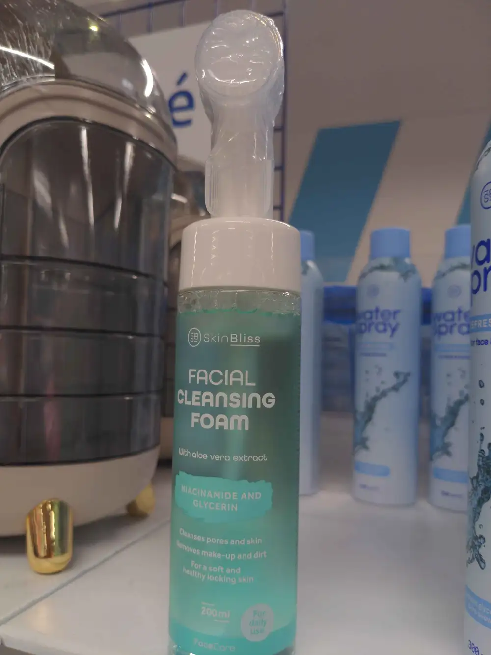 SKINBLISS - Facial cleansing foam with aloe vera extract