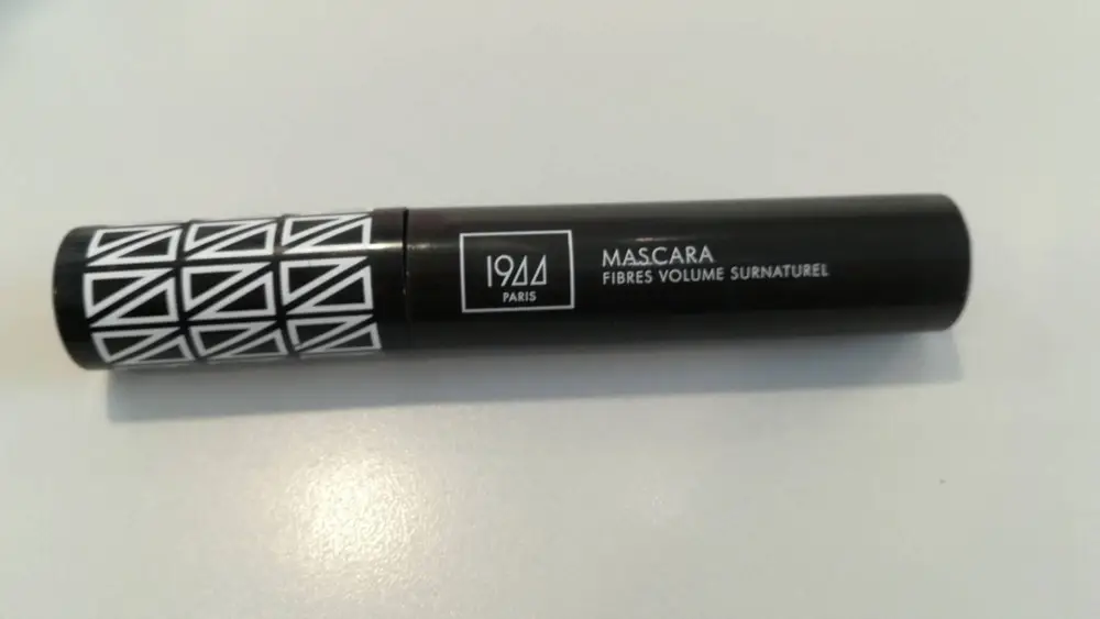 1944 PARIS - Mascara fibres volume surnaturel