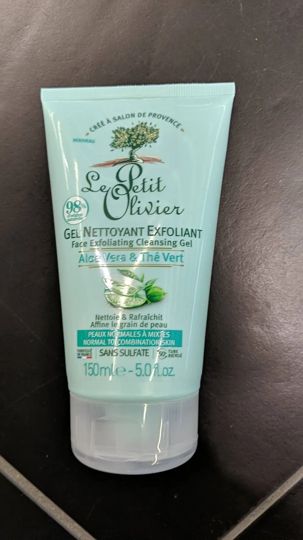 LE PETIT OLIVIER - Aloe vera & thé vert - Gel nettoyant exfoliant