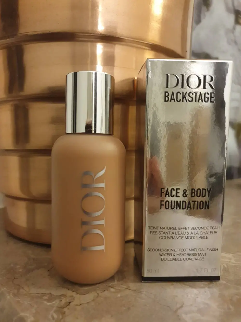 DIOR - Backstage - Face & body foundation