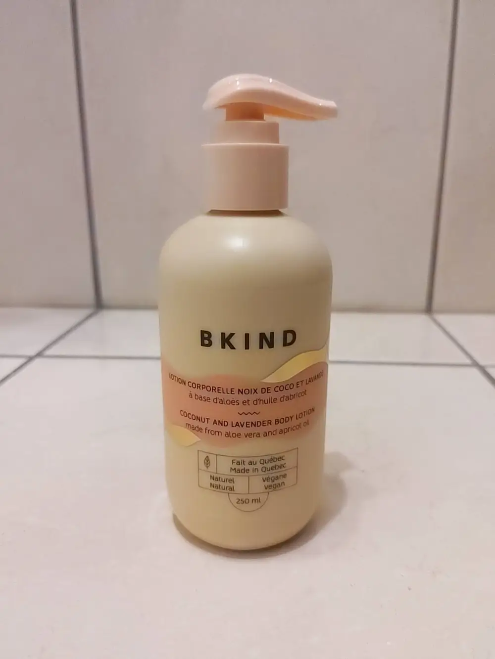 B. KIND - Lotion corporelle noix de coco et lavande