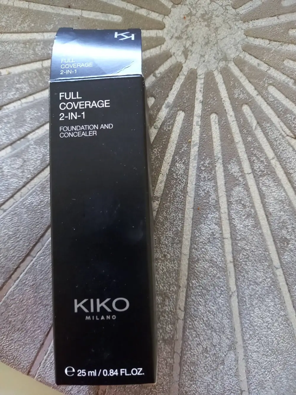 KIKO - Full coverage 2-in-1 - Foundation and concealer