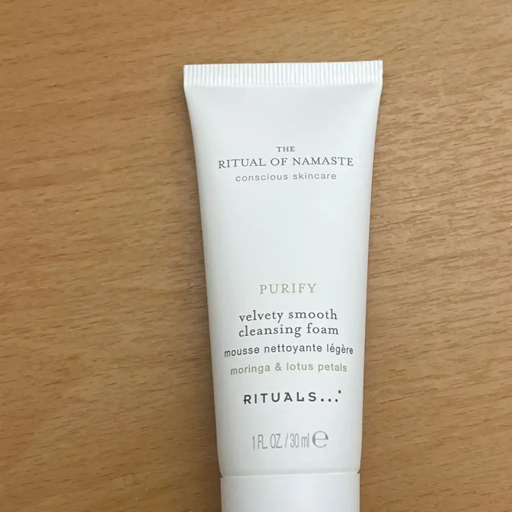 THE RITUAL OF NAMASTÉ - Purify - Mousse nettoyante légère 