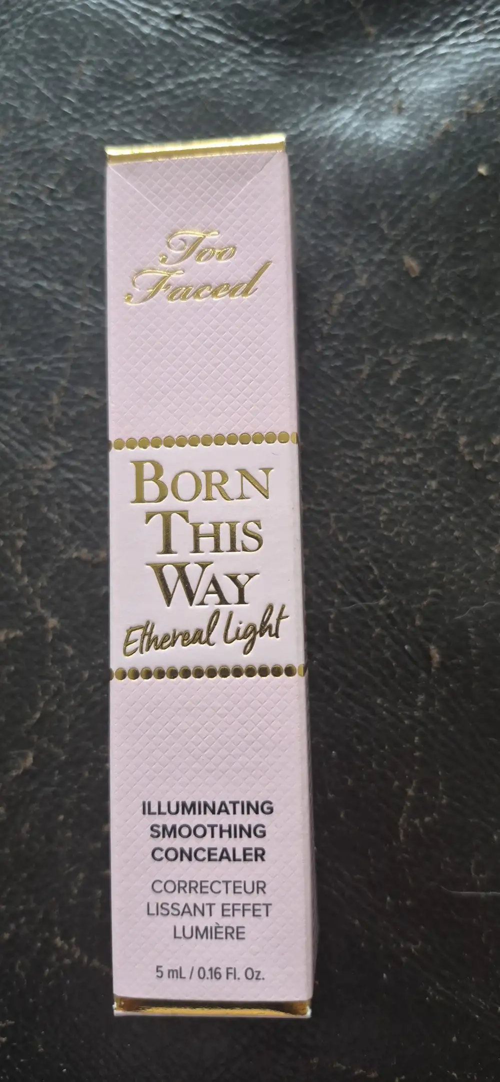 TOO FACED - Born this way - Correcteur lissant effet lumière