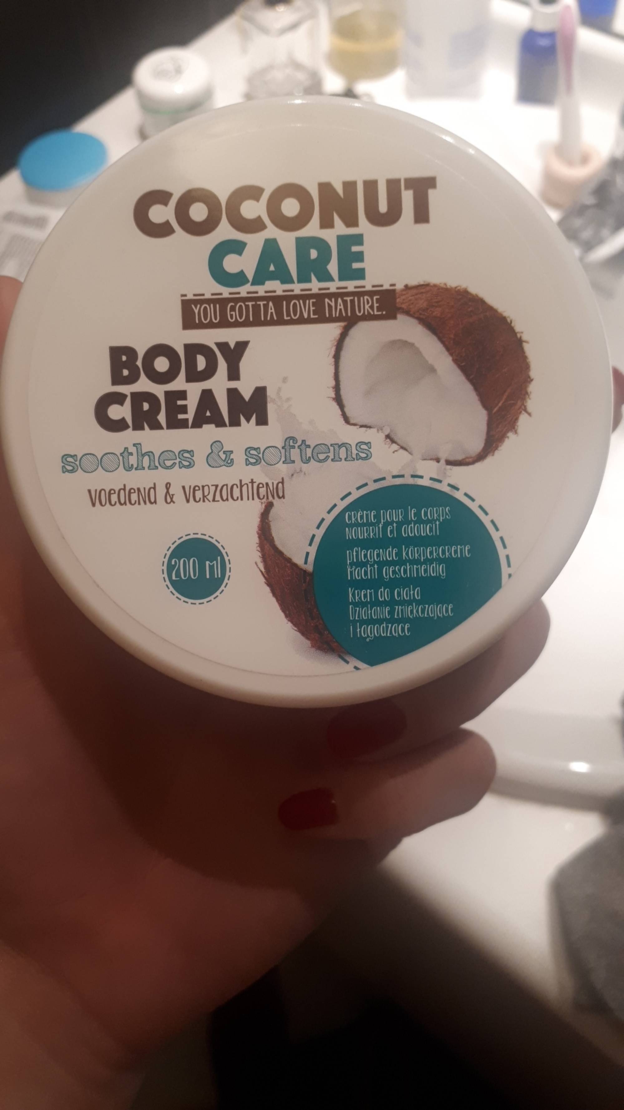 MAXBRANDS - Coconut care - Body cream soothes & softens