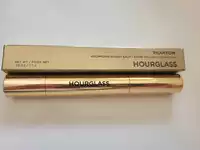 HOURGLASS - Phantom - Baume brillant volumateur