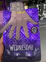 WEDNESDAY - Give me a hand here - Masque visage en tissu