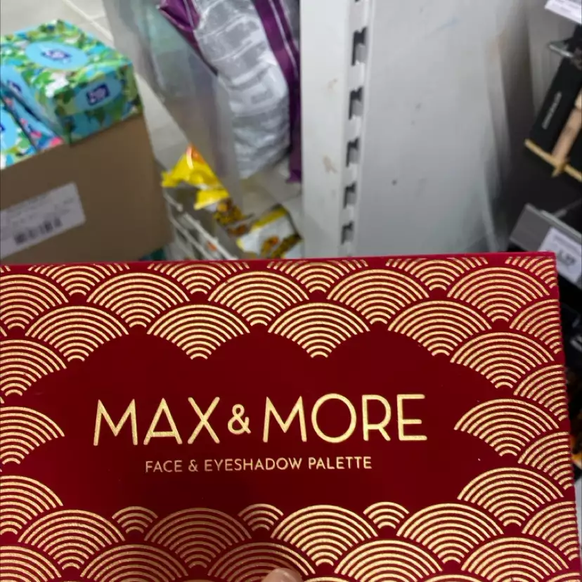 MAX ET MORE - Face et eyeshadow palette
