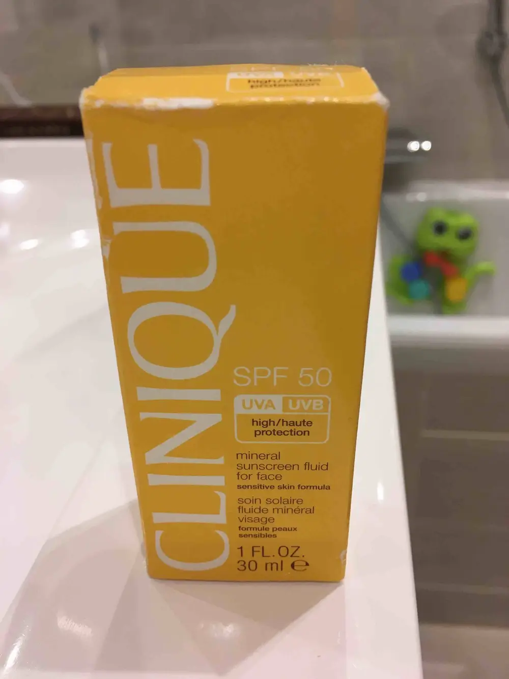 CLINIQUE - Soin solaire fluide minéral visage SPF 50