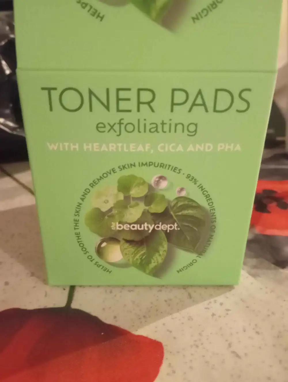THE BEAUTY DEPT - Toner pads exfoliating with heartleaf cica and pha