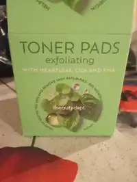 THE BEAUTY DEPT - Toner pads exfoliating with heartleaf cica and pha