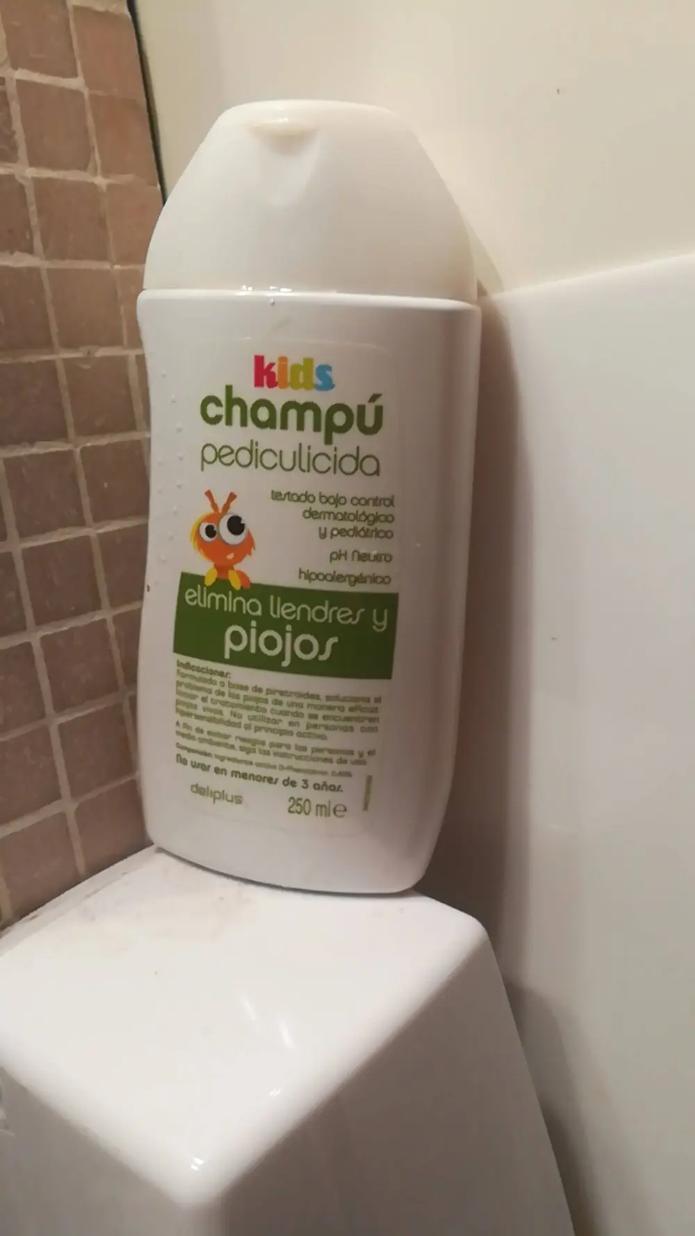 DELIPLUS - Kids - Champú pediculicida elimina liendres y piojos