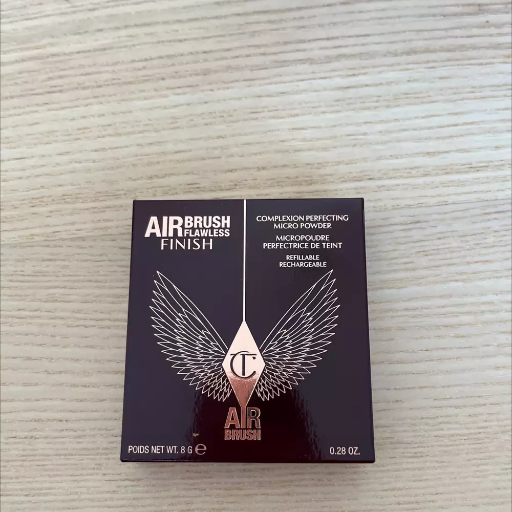 CHARLOTTE TILBURY - Airbrush flawless finish