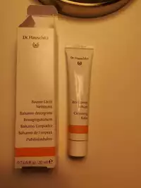 DR. HAUSCHKA - Baume lacté nettoyant 