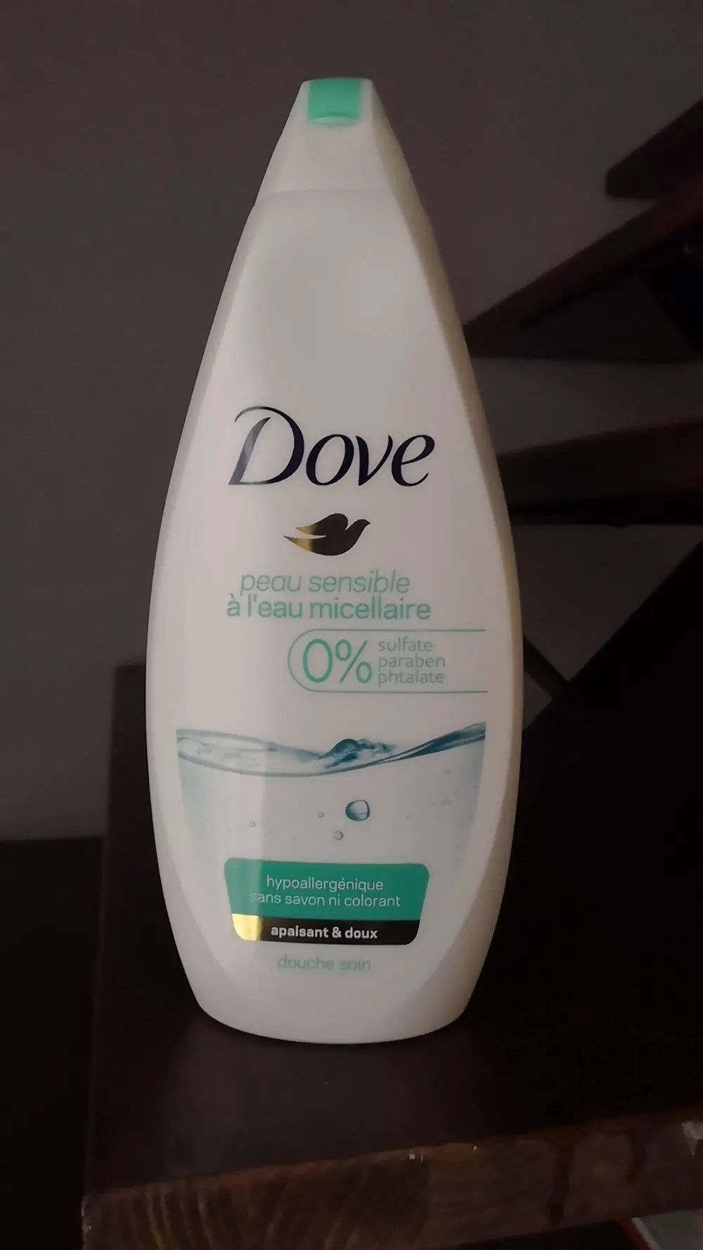 DOVE - Peau sensible à l'eau micellaire - Douche soin 