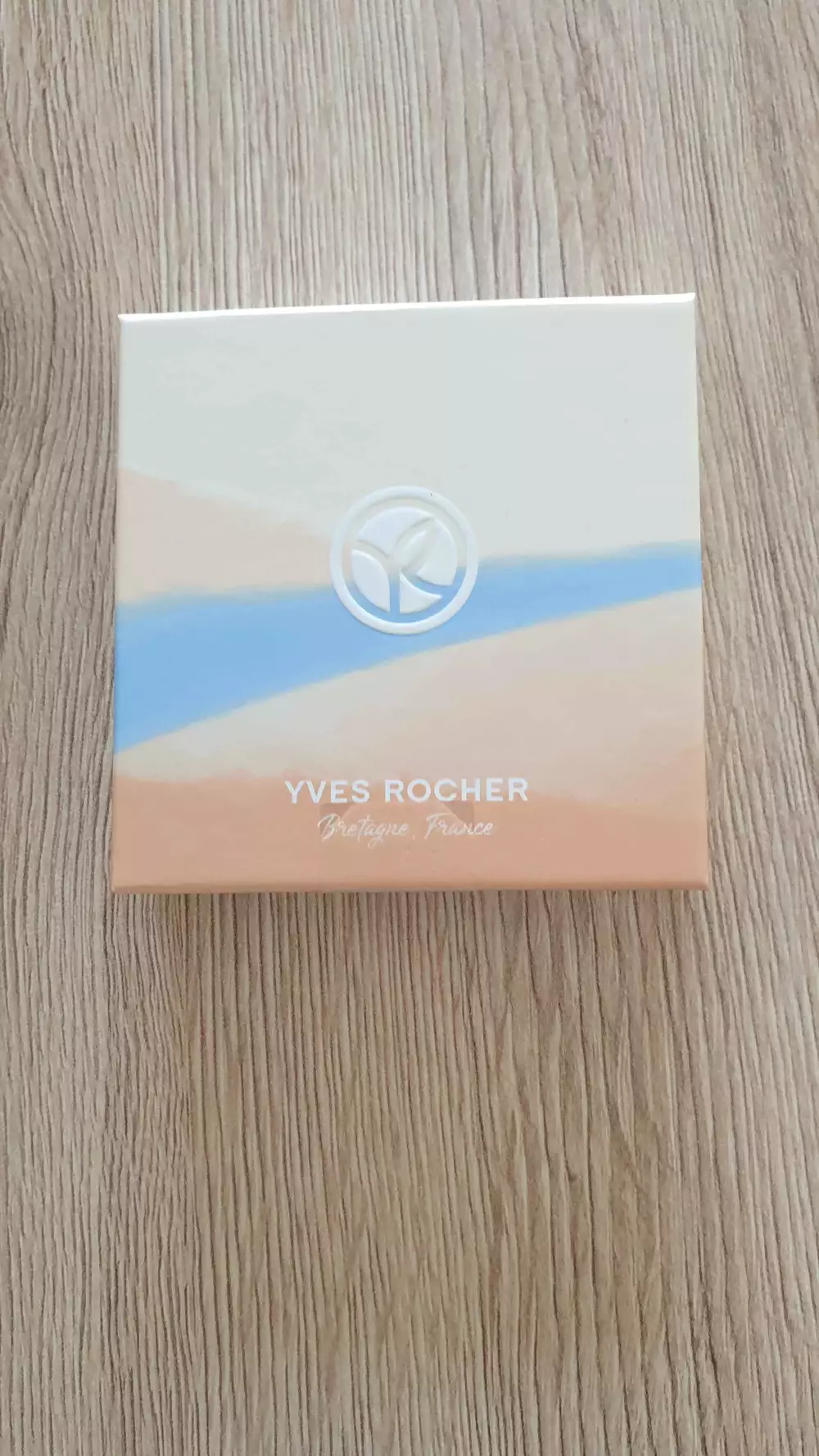 YVES ROCHER - Poudre compacte doré 200