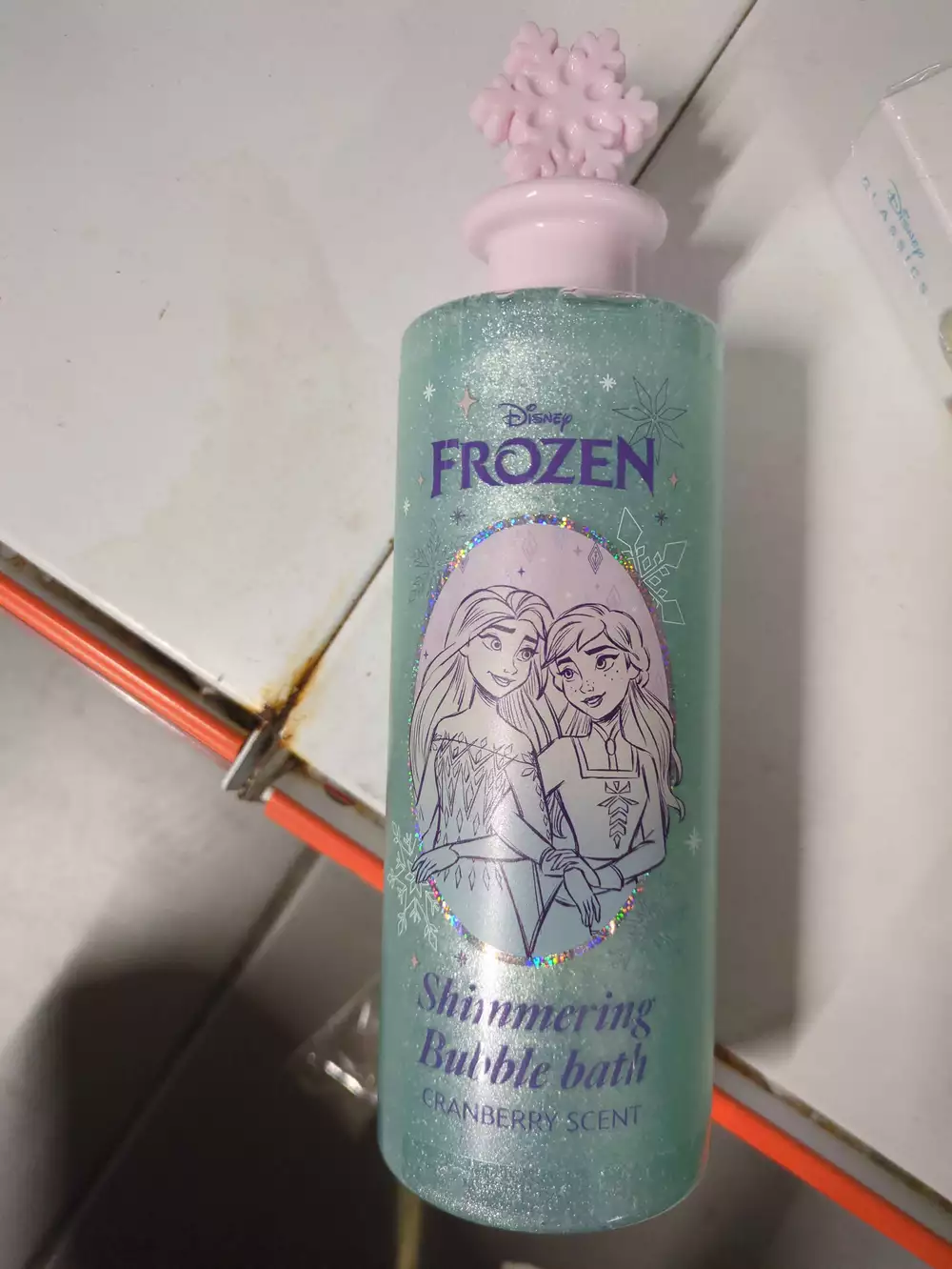 DISNEY - Frozen - Shimmering Bubble bath cranberry scent
