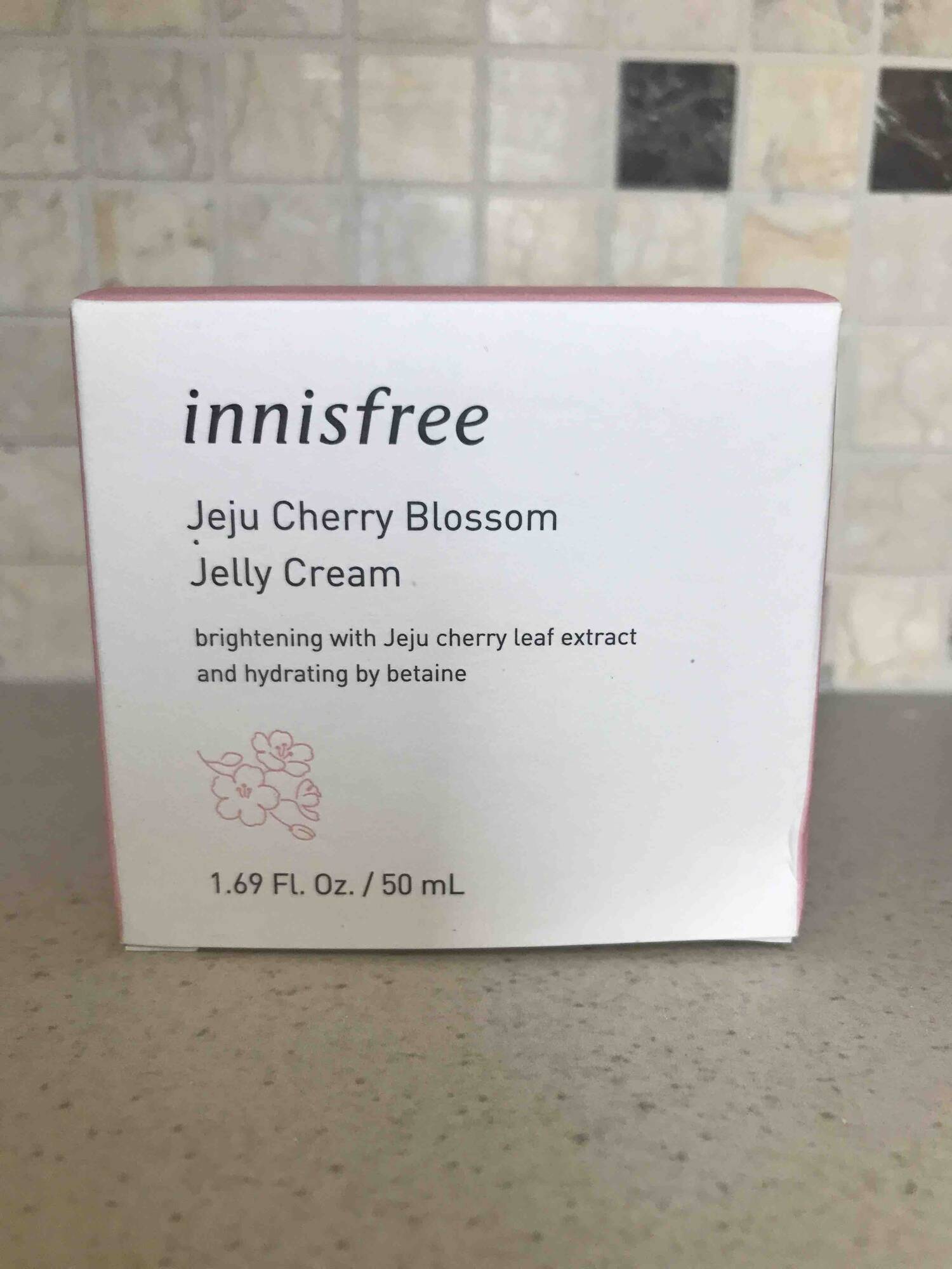 INNISFREE - Jeju cherry blossom - Jelly cream