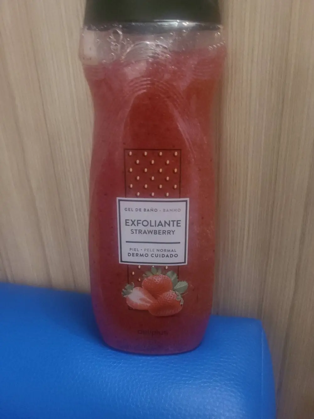 DELIPLUS - Exfoliante strawberry - Gel de baño