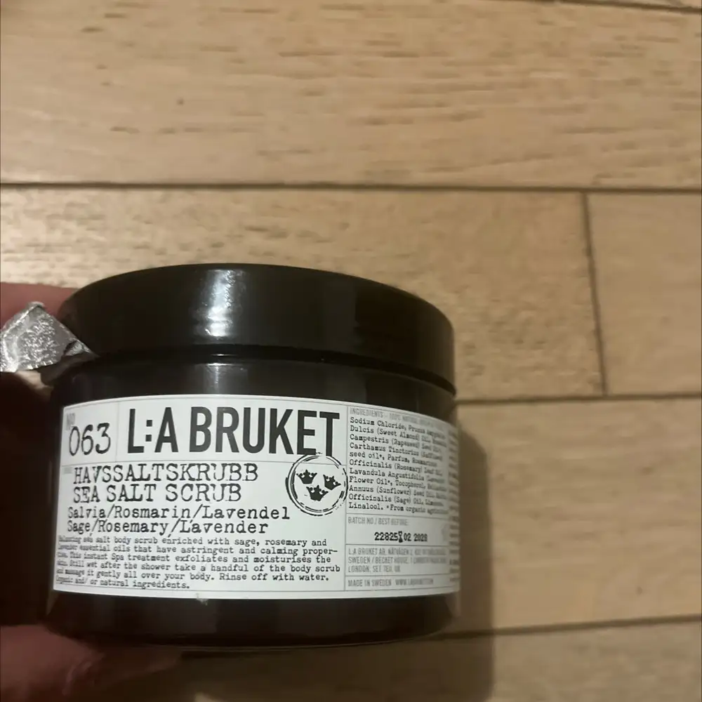 L:A BRUKET - Sea salt scrub 063