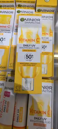GARNIER SKIN ACTIVE - Vitamin C - Daily UV brightening fluid SPF 50+