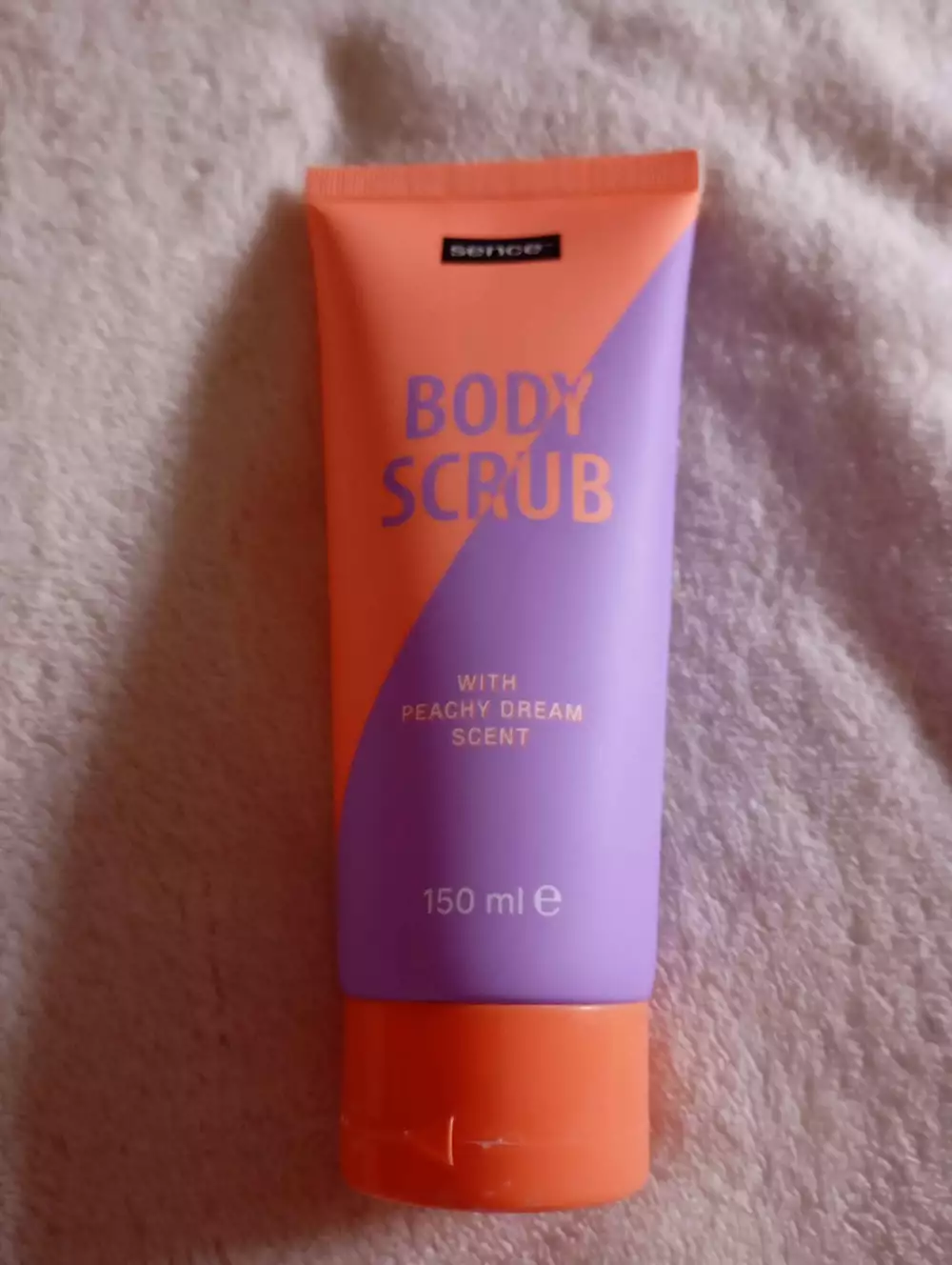 SENCE - Body scrub with peachy dream scent 