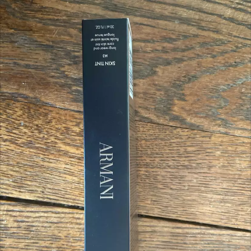 ARMANI - Skin tint M3 - Fluide teinté soin et longue tenue