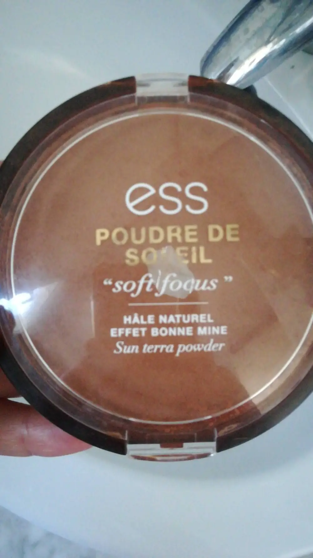 ESS COSMETICS  - Poudre de soleil 