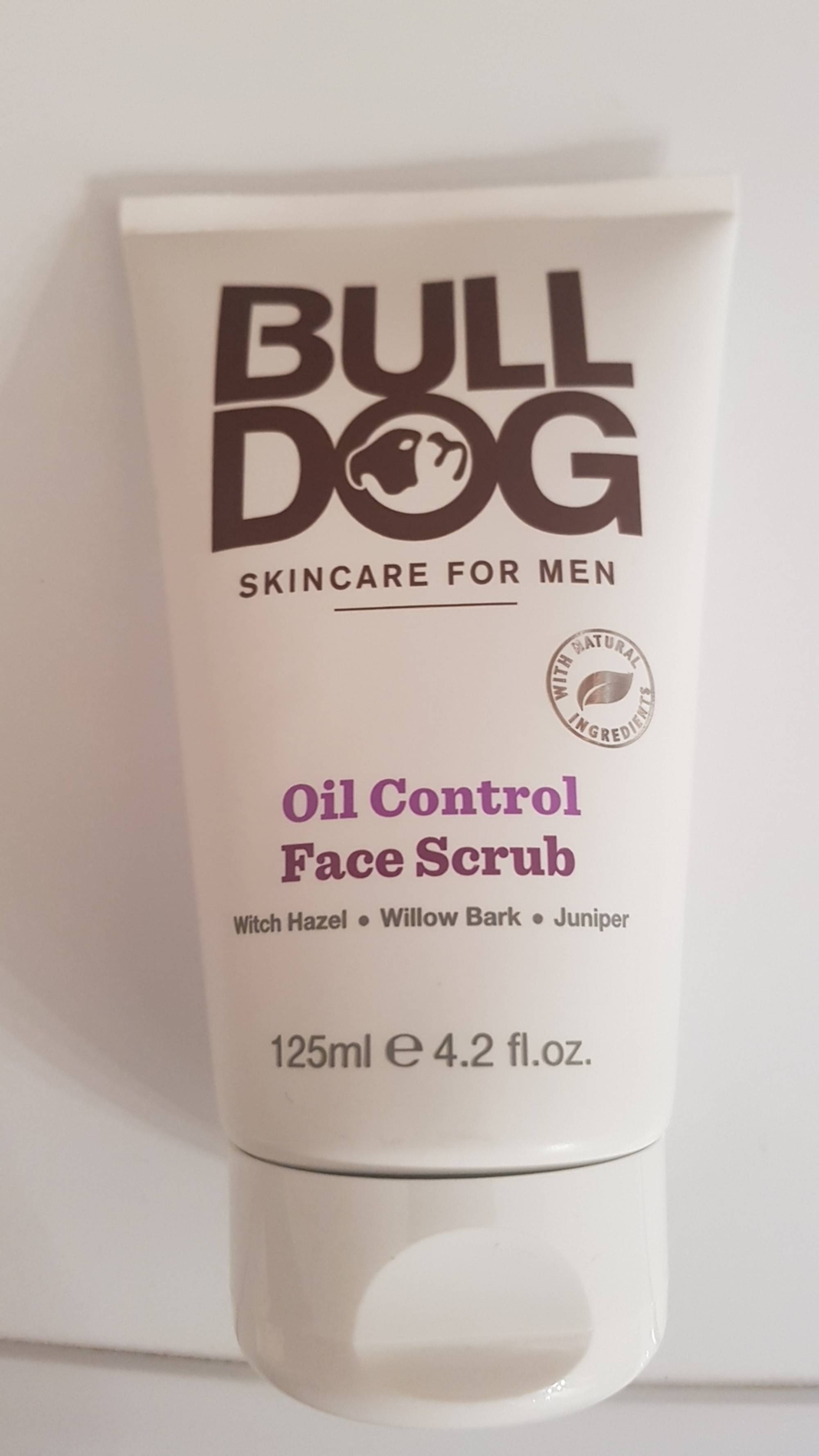 BULL DOG - Oil control - Face scrub for men