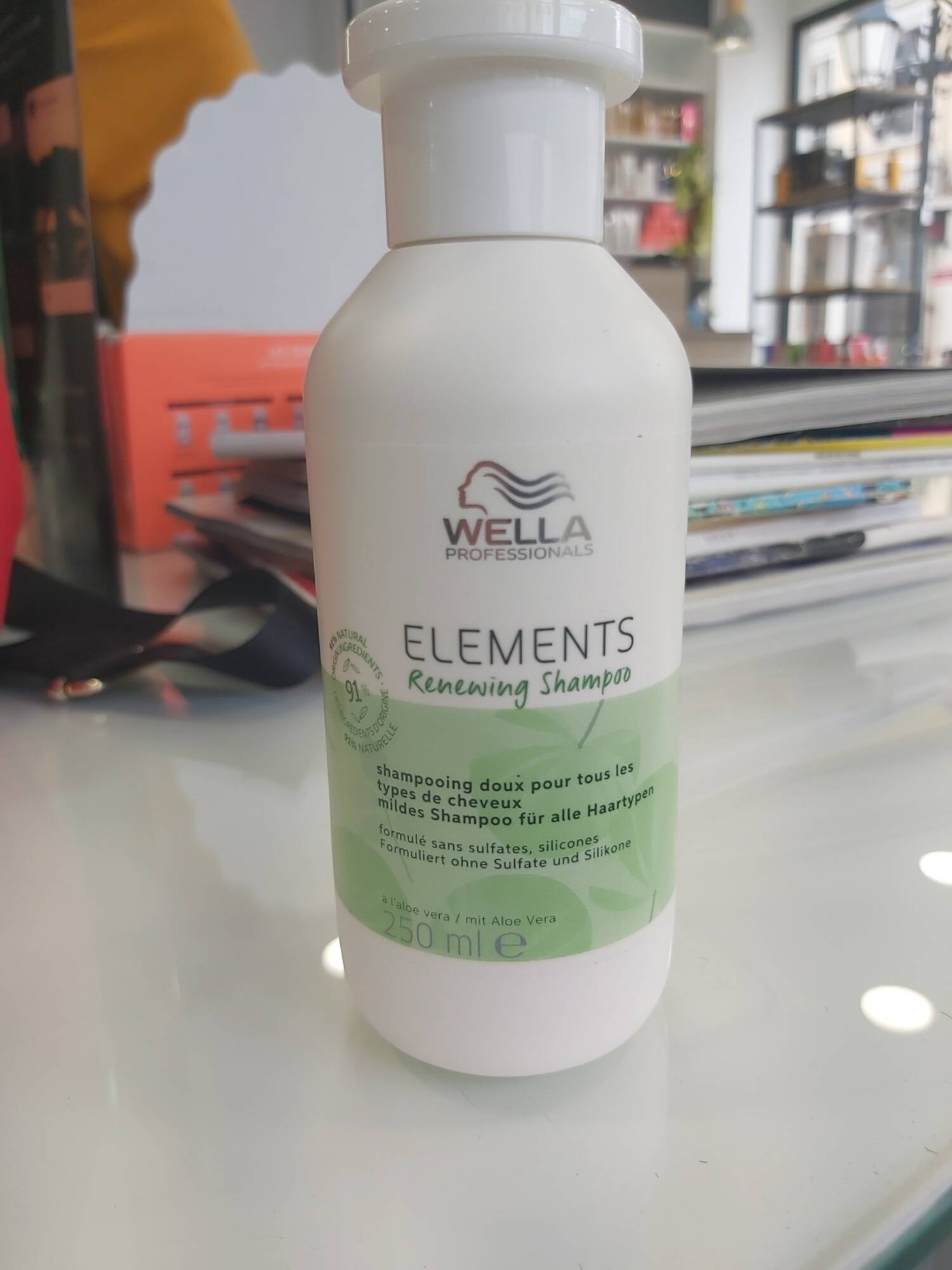 WELLA PROFESSIONALS - Éléments renewing shampoo à l'aloe vera