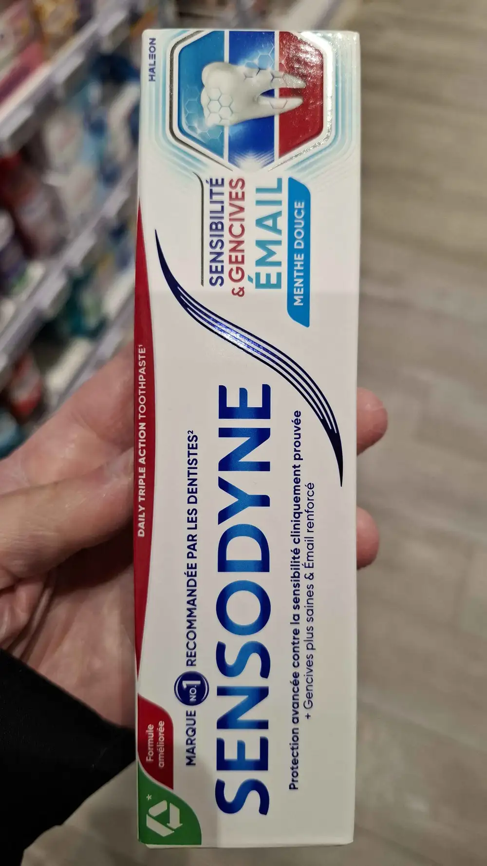 SENSODYNE - Daily triple action toothpaste