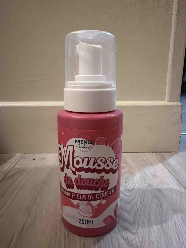 FRENCH TENDANCE - Mousse de douche parfum fleur de cerisier