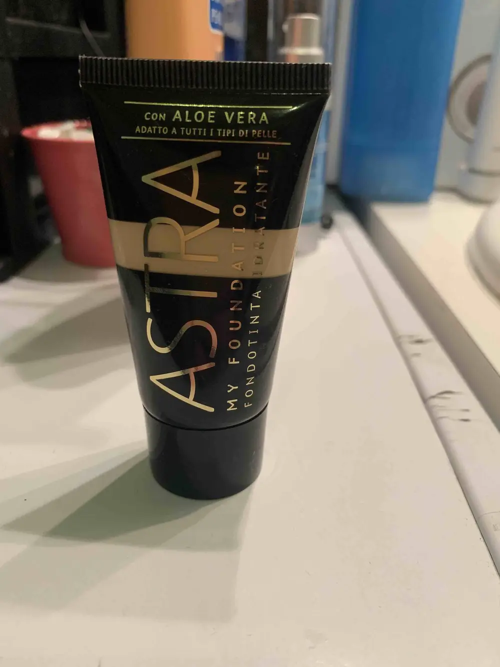ASTRA - Fondotinta idratante con aloe vera